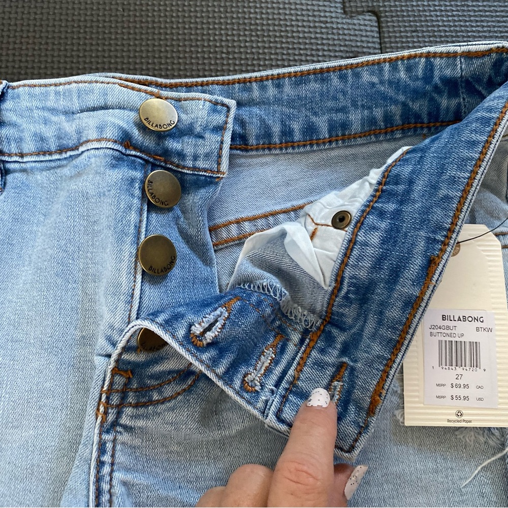 Billabong shorts, 27 NWT - Picture 2 of 5